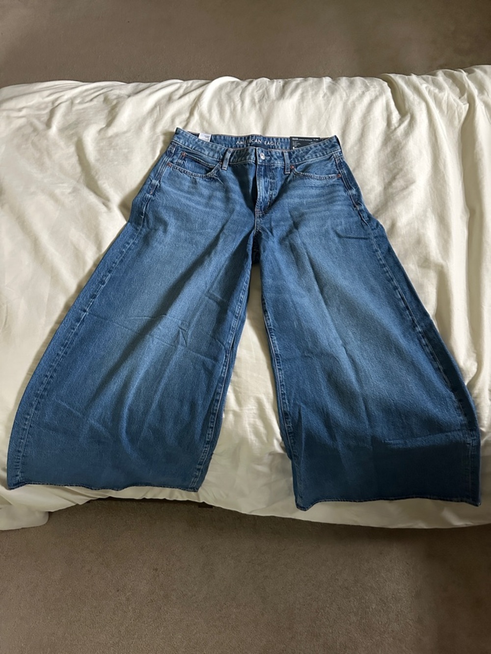 American Eagle A-line Jeans Mid Rise Medium Blue Tinted - Size 8 Regular